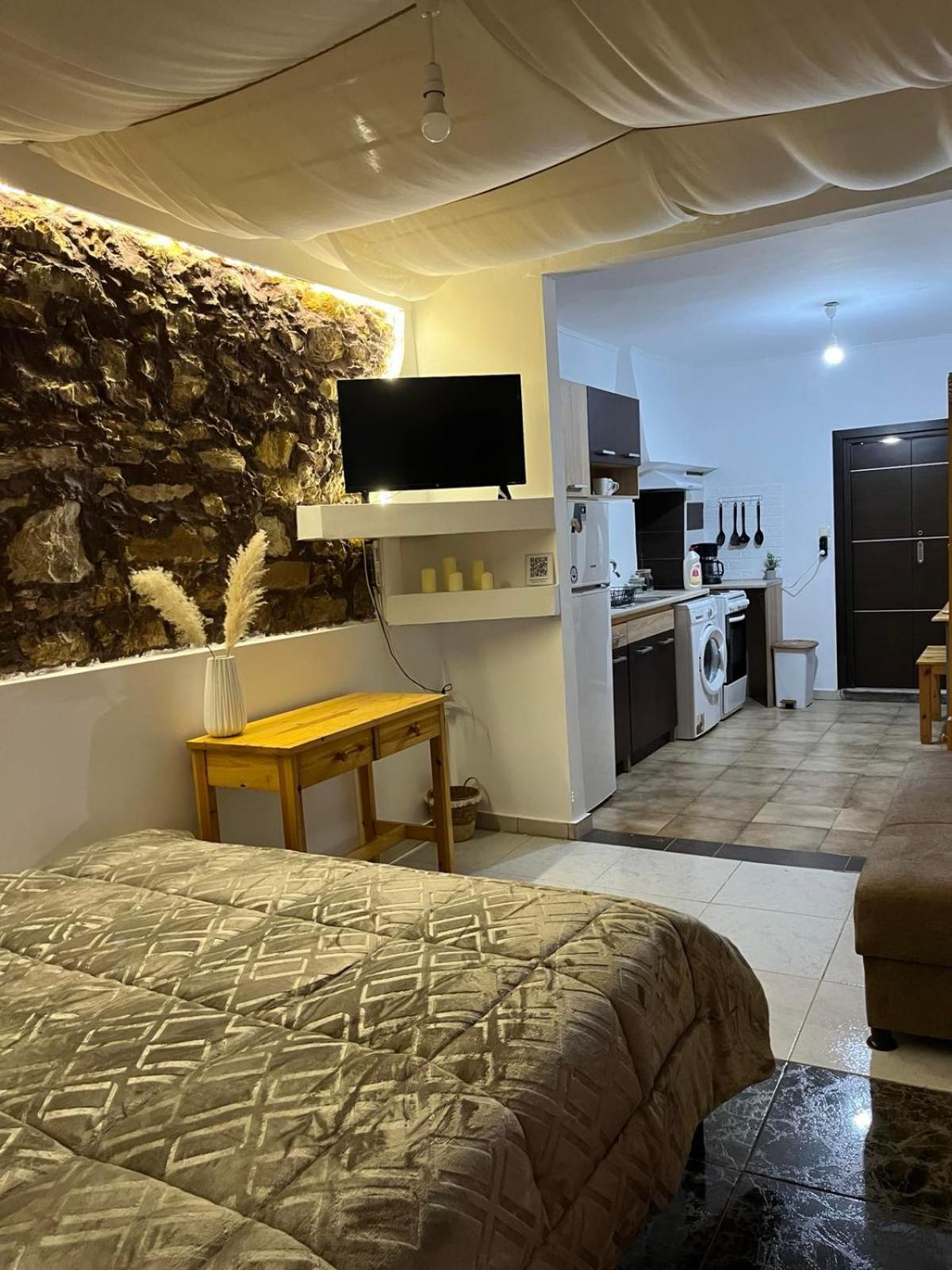 Sailor's Chios Town